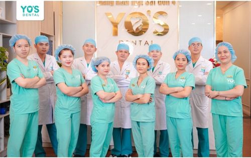 Đội ngũ bác sĩ là yếu tố then chốt mang lại thành công cho nụ cười của bạn cay-ghep-implant-yos-dental-1.jpg